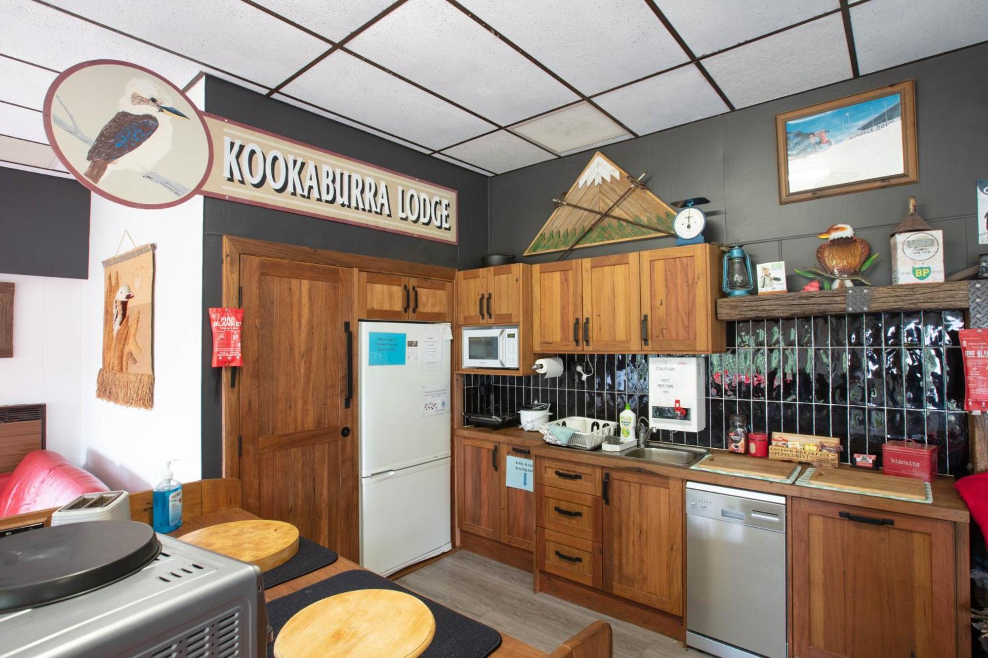 Kookaburra Lodge Jindabyne Exterior photo